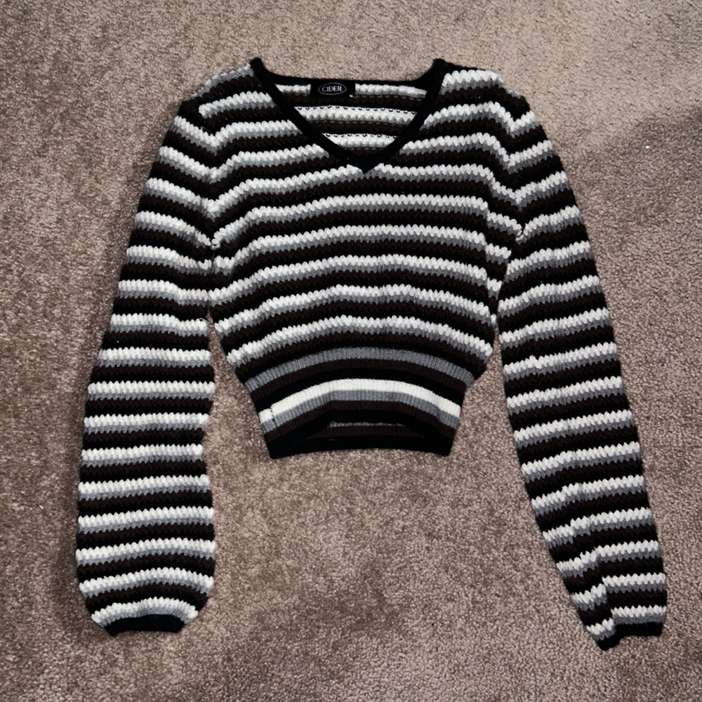 Black, white, and brown cropped sweater. Size medium From Cider